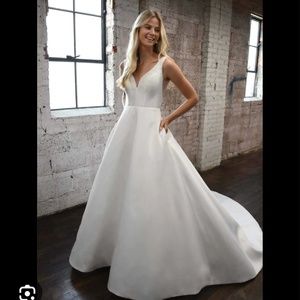 Martina Liana Wedding dress 1275